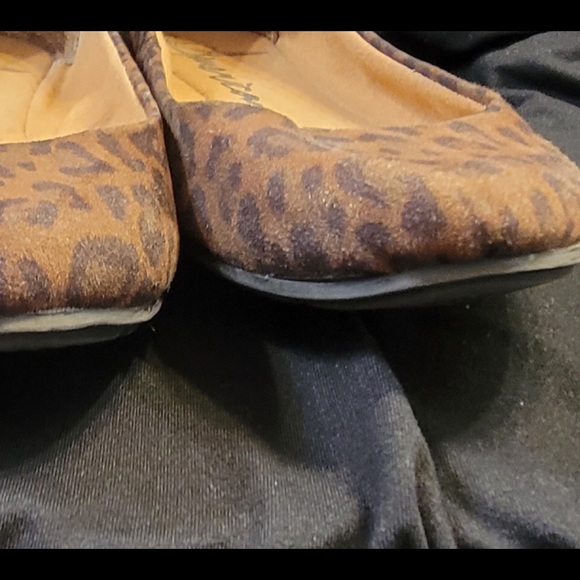 Leopard Print Flat Shoes - Picture 6 of 9